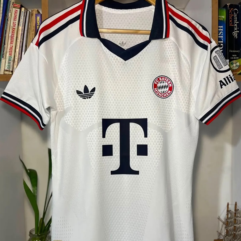 Maillot Bayern Munich extérieur 26/27