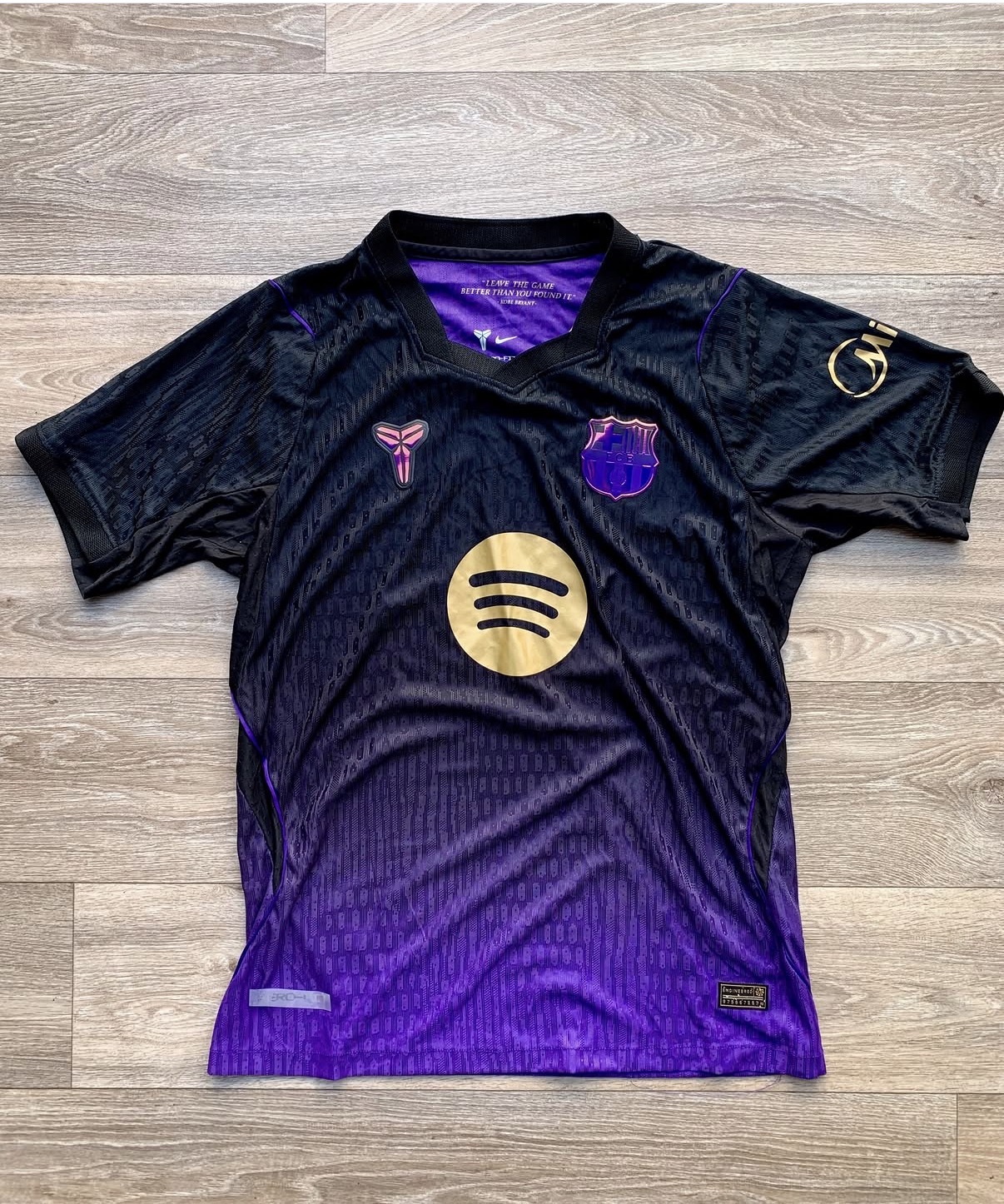 Maillot FC Barcelone extérieur 26/27, vue de face